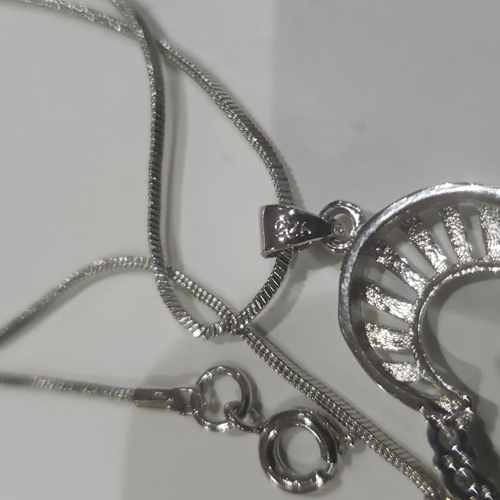 Necklace ๐ค - Picture 4 of 4